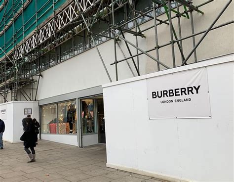 burberry outlet london bicester|burberry factory outlet uk.